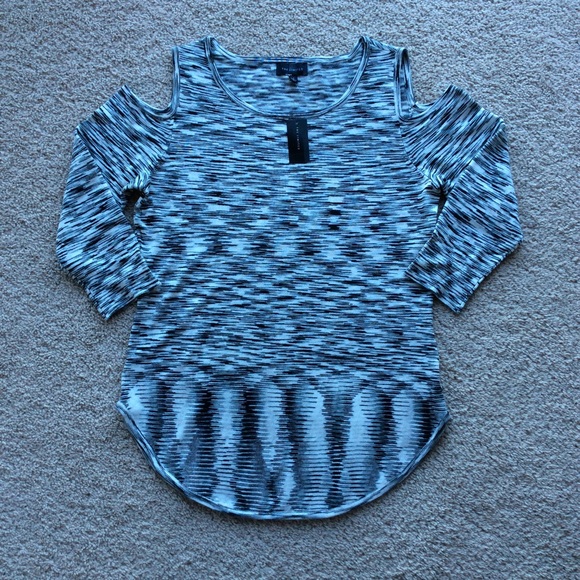 *NWT* The Limited Cold Shoulder Sweater - Picture 3 of 6